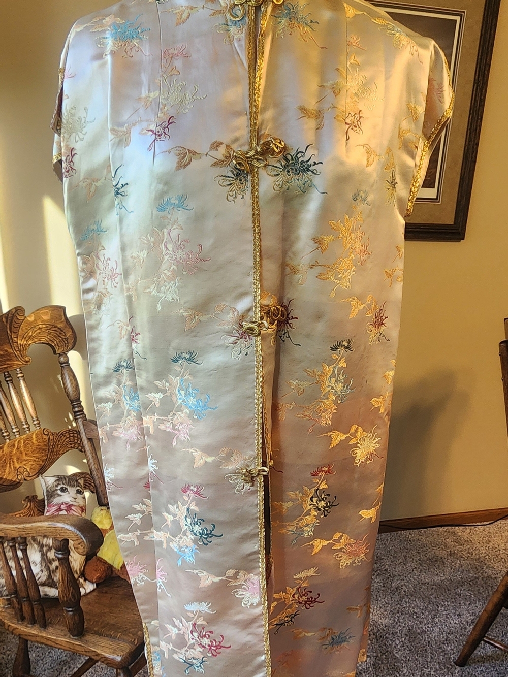 Vintage Handmade Embroidered Mandarin Dress in Pastel Floral